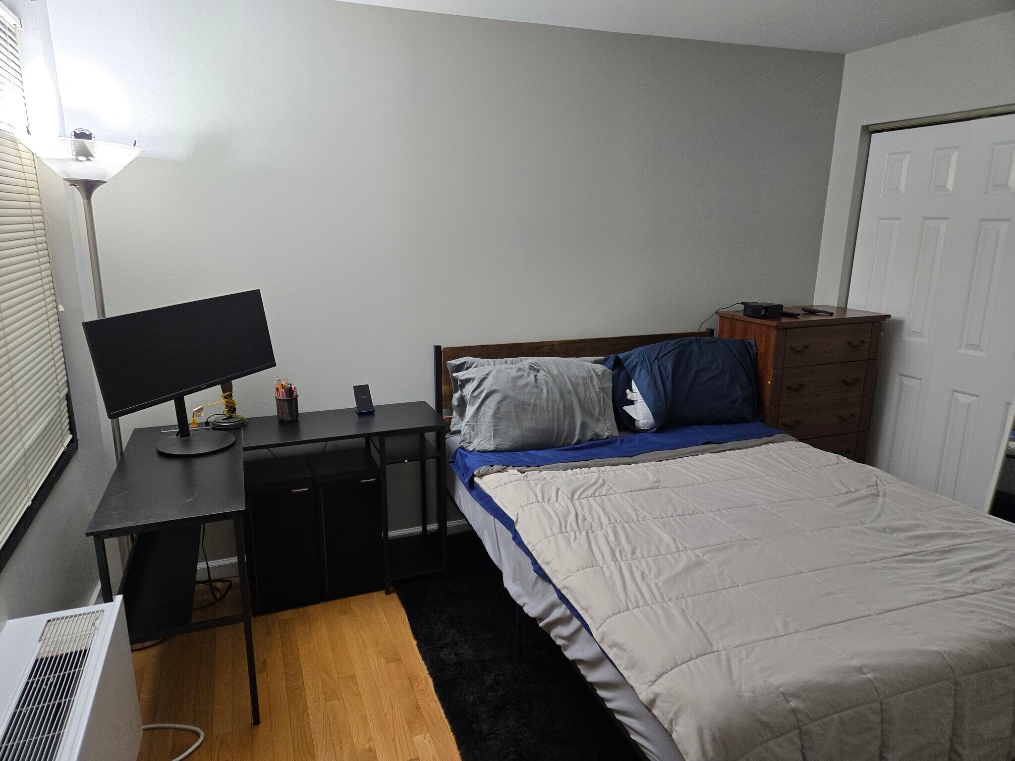 Building Photo - 300 Broad St