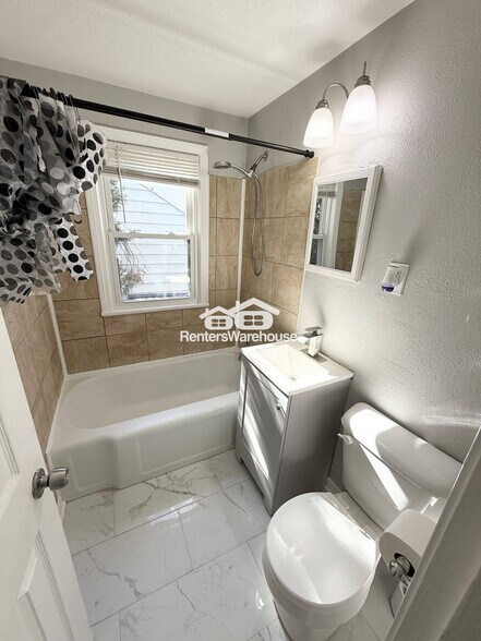 Building Photo - 6642 Indiana Ave