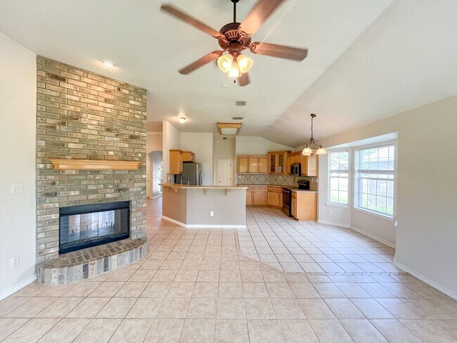 Building Photo - Available NOW!!!! This charming 1 story, 3...