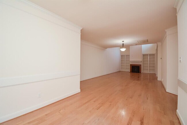 Building Photo - 16407 N Eldridge Pkwy
