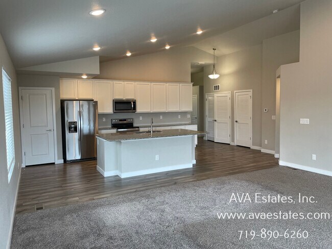 Building Photo - 2403 Sunrise Ln