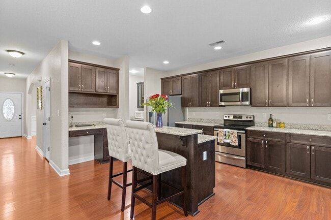 Building Photo - Dream Home Alert in Hampton!