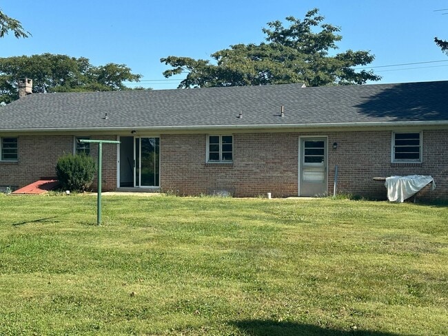 Building Photo - 3 Bedroom Ranch Home in Lampeter Strasburg...