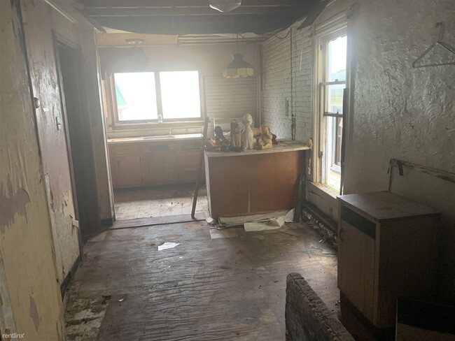 Building Photo - 3 br, 1 bath House - 818 Crawford Avenue