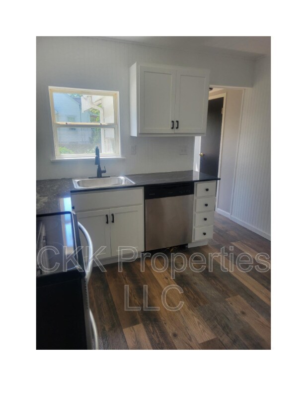 Building Photo - 4127 Lora Ave