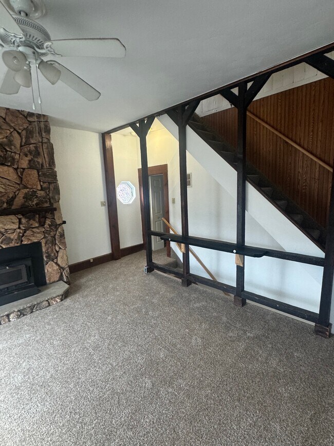 Building Photo - 1 Cabin St