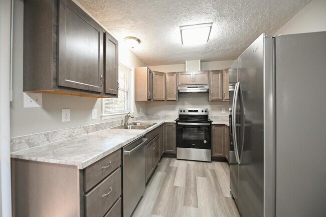 Building Photo - 847 Durwood Dr