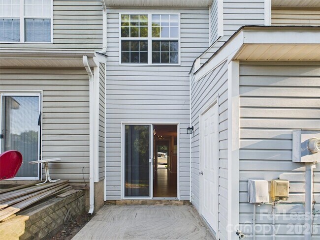Building Photo - 609 Mountainwater Dr