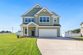 Building Photo - 11507 Vly Oaks Ln