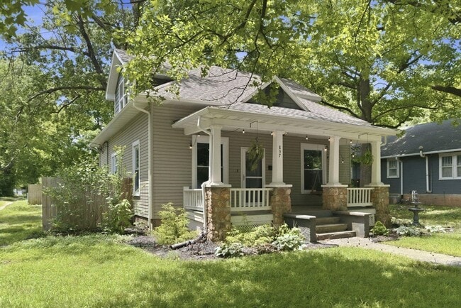 Building Photo - Updated 4-bedroom, 2-bath home in the Rountree neighborhood