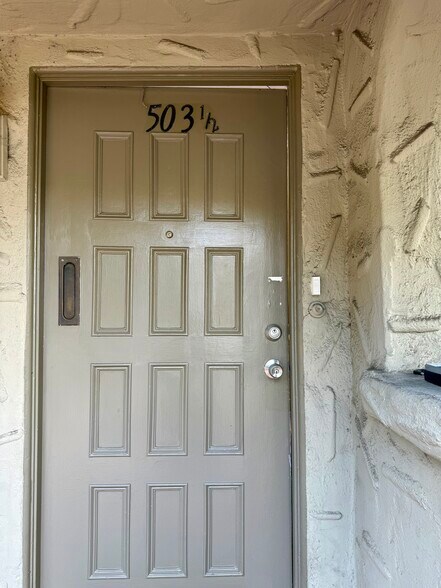 Building Photo - 503 Hill Dr