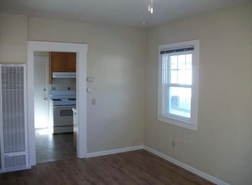 Building Photo - 867 Paula St