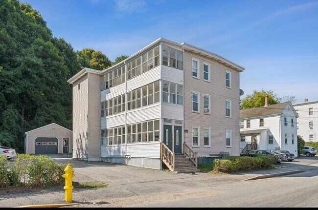 Primary Photo - 102 Cleaves St