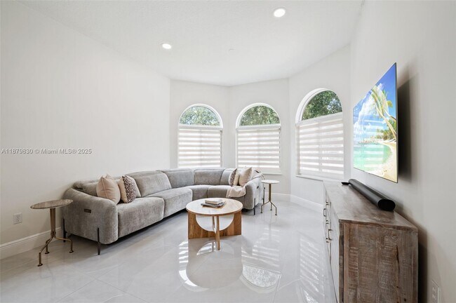 Building Photo - 3103 SW 140th Ave