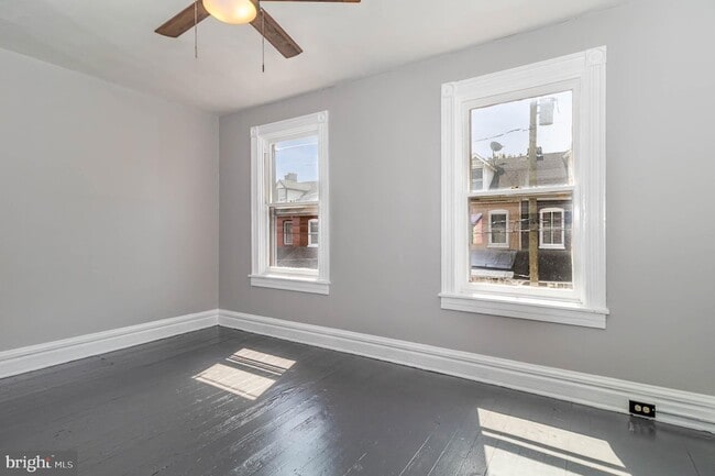 Building Photo - 549 Spruce St