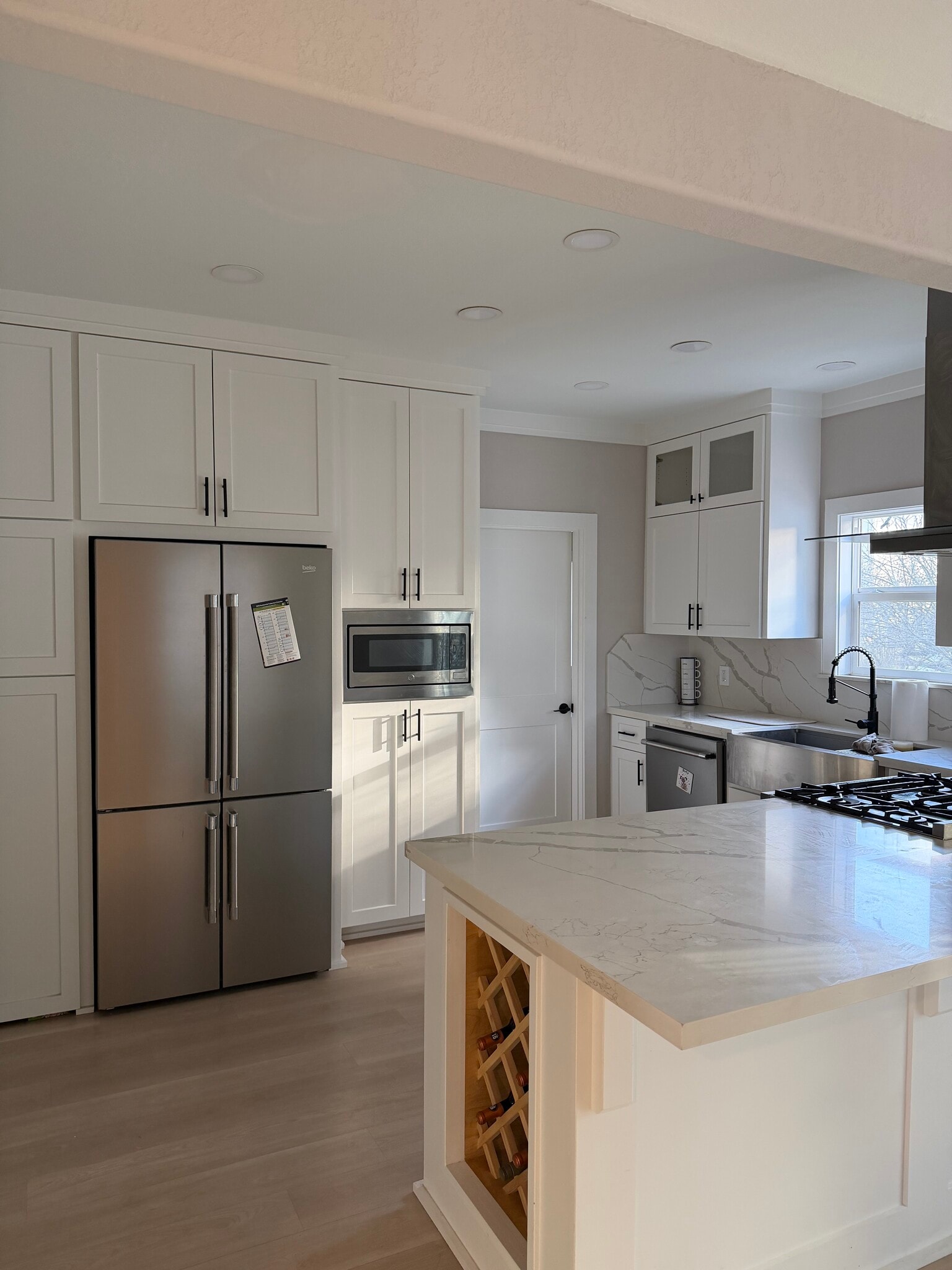 Building Photo - 721 S Rose St