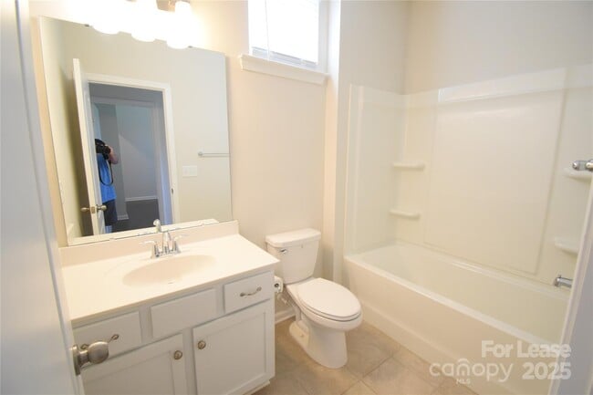 Building Photo - 12120 Ardrey Park Dr