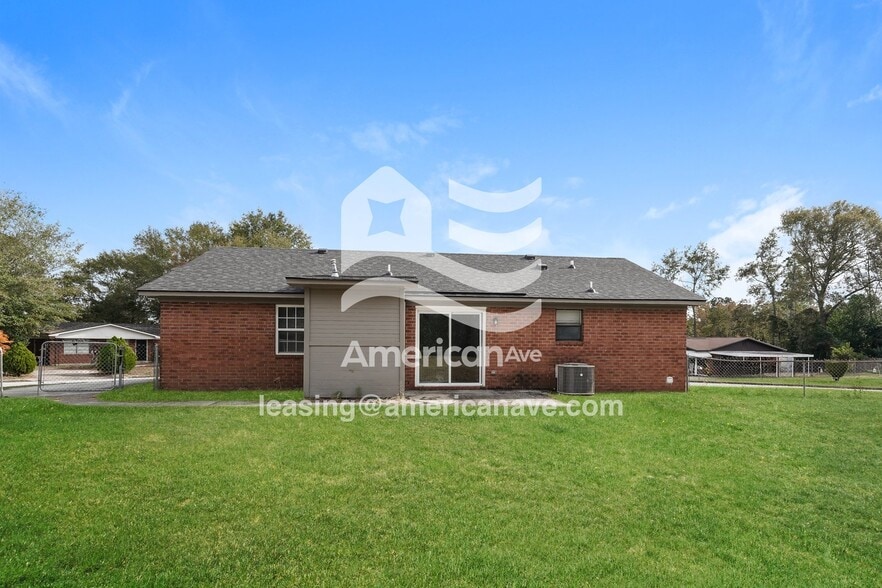 Building Photo - 3409 Knollcrest Rd