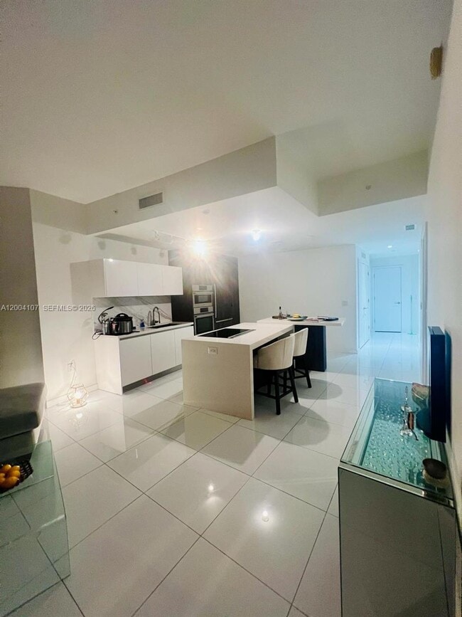 Building Photo - 851 NE 1st Ave