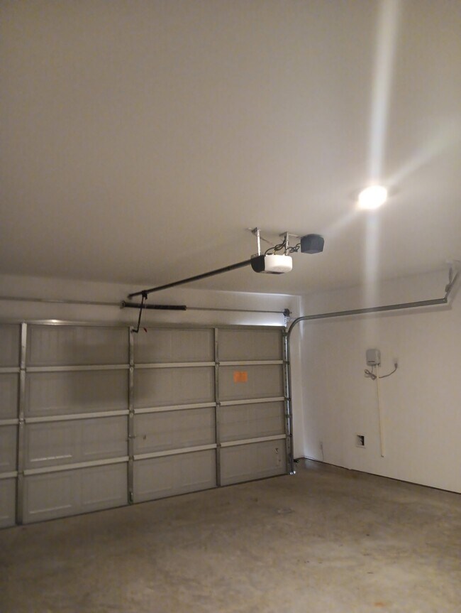 Building Photo - 6839 Flowering Ginger Ln