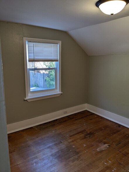 Building Photo - 308 W Bluff St