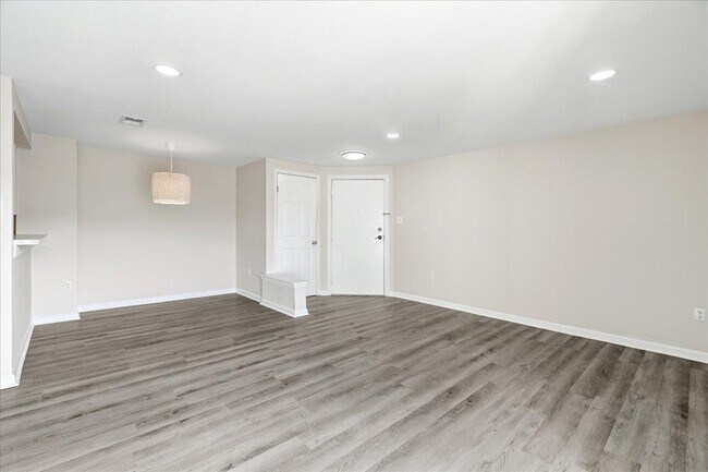 Building Photo - 819 Stratford Way