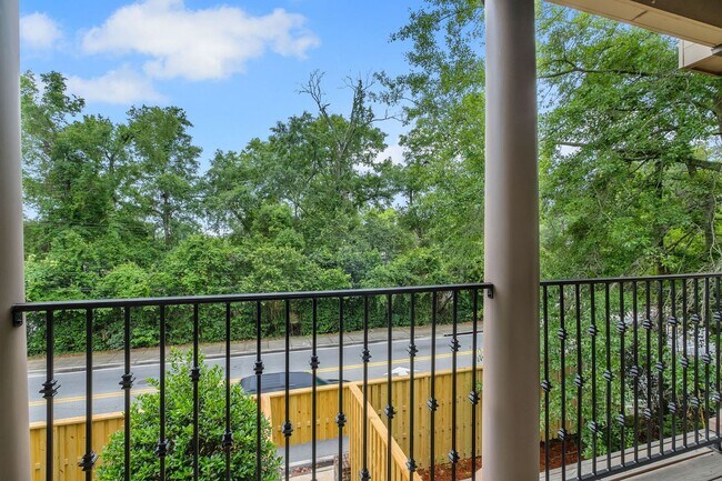 Building Photo - Midtown Tallahassee Townhome
