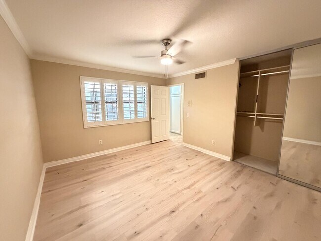 Building Photo - 39196 Sweetwater Dr