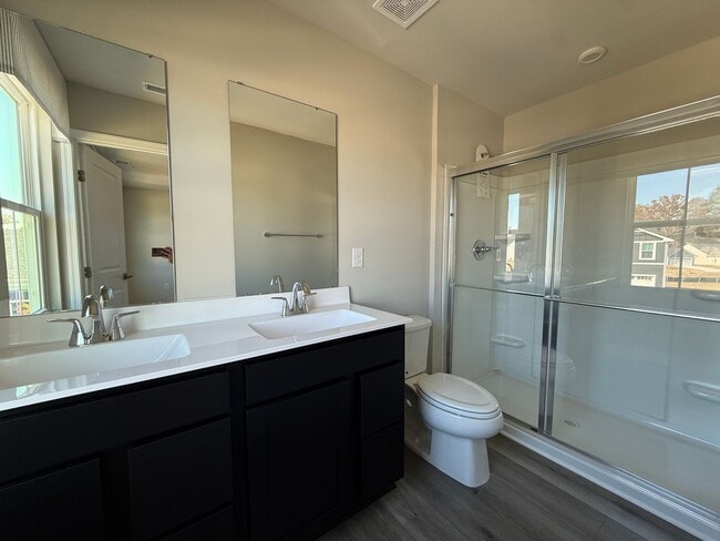 Building Photo - 4 Bedrooms, 2.5 Bathrooms - Home in Armuchee!