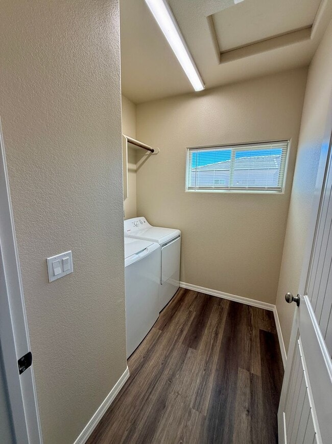 Building Photo - New Construction 3 Bed / 2 Bath Home with ...