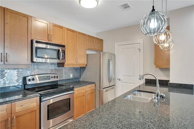 Building Photo - 325 East Paces Ferry Rd NE