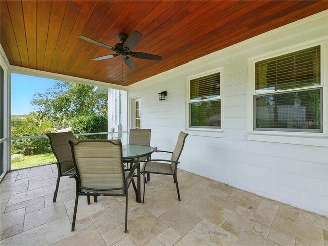 Building Photo - 1426 Crestview Dr