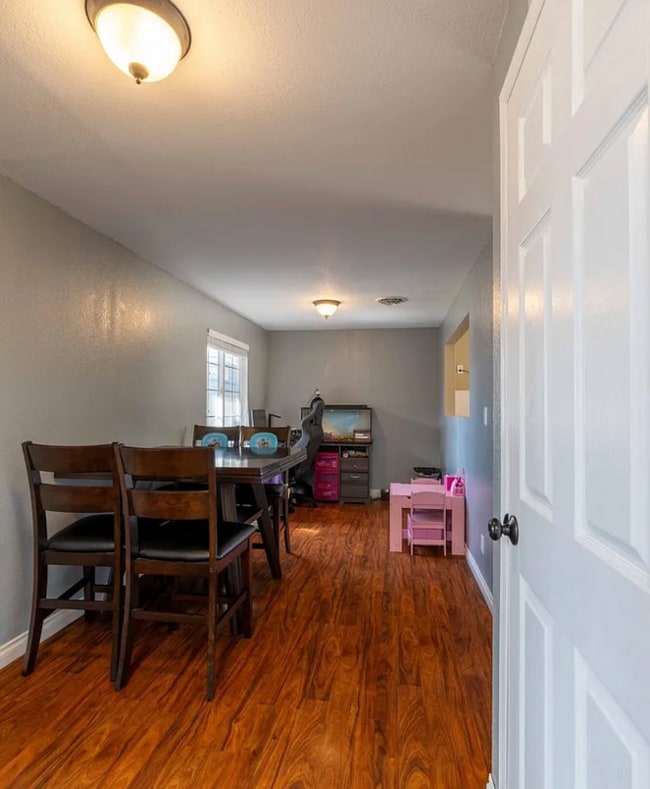 Building Photo - 3204 Butterfield Rd