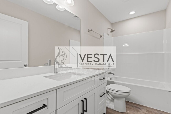 Building Photo - 44 Rosemary Rd