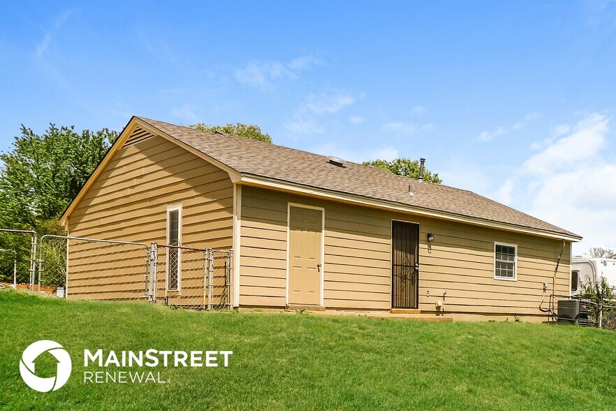 Building Photo - 6631 Elmore Rd