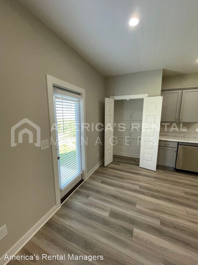 Building Photo - 3 br, 2 bath House - 226 Graham Circle