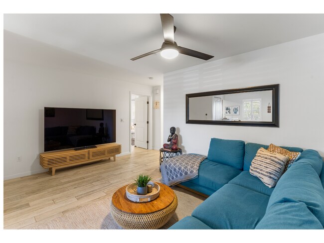 Building Photo - Fully Remodeled & Furnished – Villas at Ka...