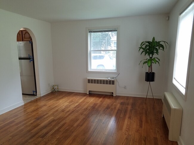 Building Photo - 68 Blatchley Ave