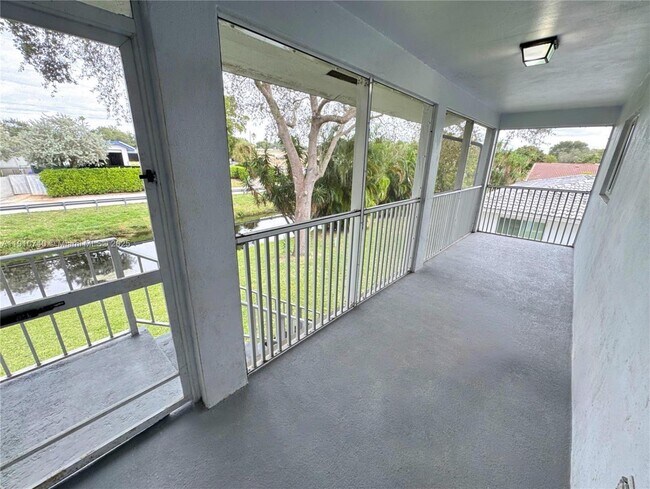 Building Photo - 10601 NW 45th St