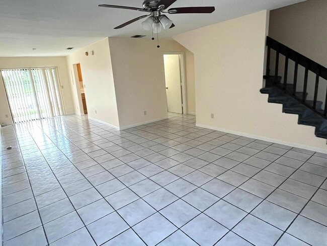 Building Photo - 4105 Inlet Cir