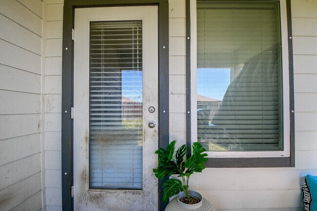 Building Photo - 8134 Sugar Cane Ln