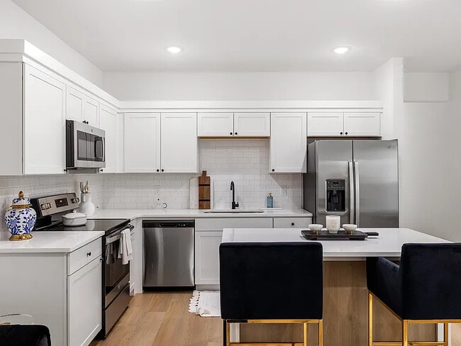 Building Photo - 126 Parris Bridge Rd