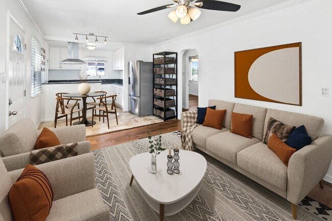 Building Photo - Mission Valley/Linda Vista 2 Bed Updated home with mountain views