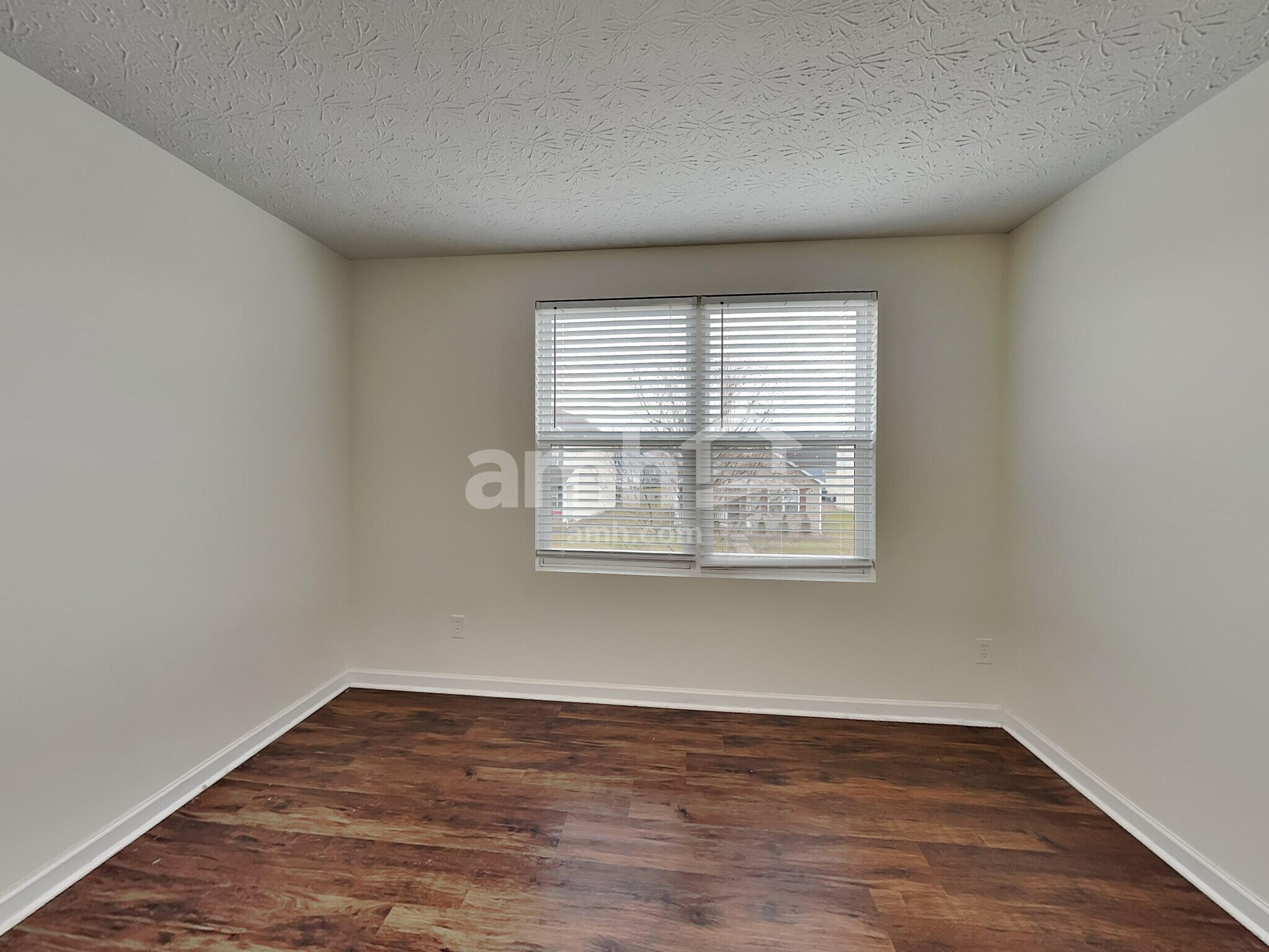 Building Photo - 1395 Ithaca Dr