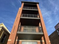 Building Photo - 4853 N Western Ave