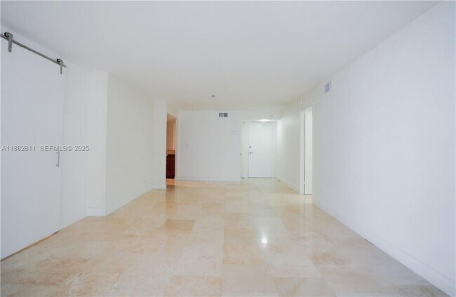 Building Photo - 6039 Collins Ave