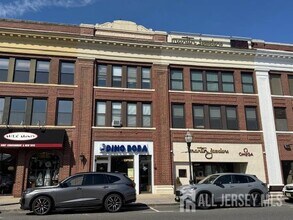 Building Photo - 16 N Ave W