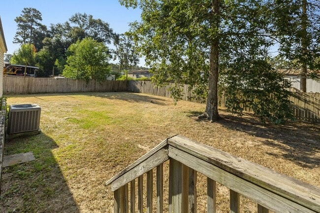 Building Photo - 182 Carmen Blvd