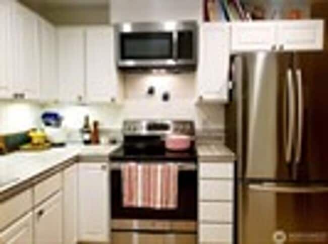 Building Photo - 4Bd/1Ba SeaTac House