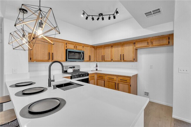 Building Photo - 7709 Himalayas Ave